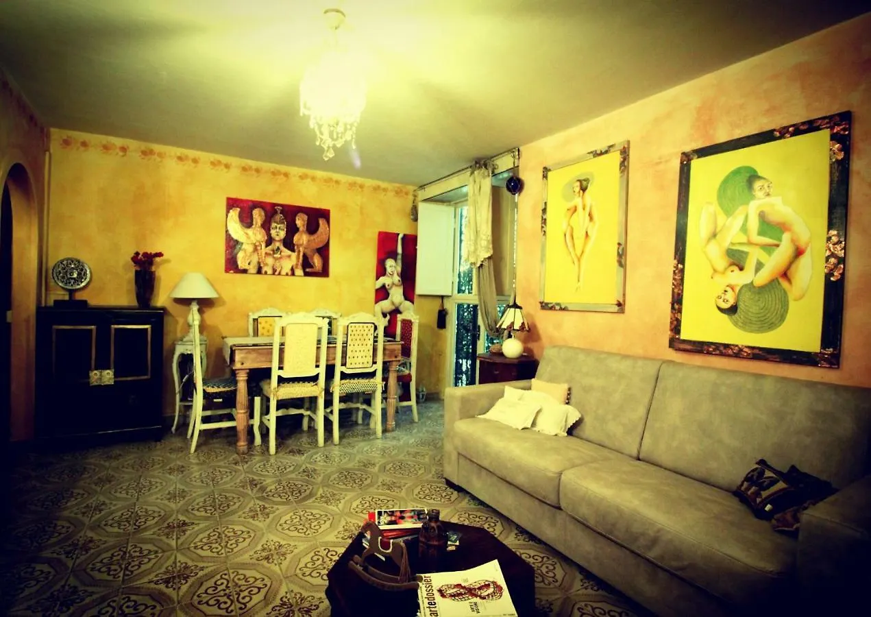 Apartment Hand Decorated House With Court Florence